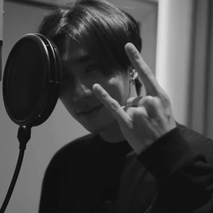 sxmoeriz's tweet image. พี่นักร้อง