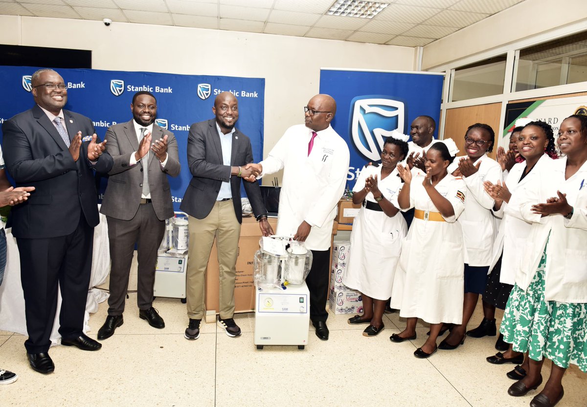 stanbicug's tweet photo. At @KawempeNRH, more than 60 babies are born every single day.

The numbers are high, but so is our commitment.
Today, we brought a Blue gift to support safe deliveries and reduce maternal deaths.
Because every mother matters. 💙

#SafeMotherhoodUG |  #StanbicCares https://t.co/iE3UKLUaFZ
