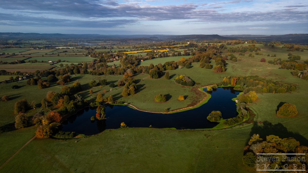 StevenPaston's tweet image. Autumn colours at Petworth Park from the air in October @DJIGlobal @StormHour @ThePhotoHour #mini3pro