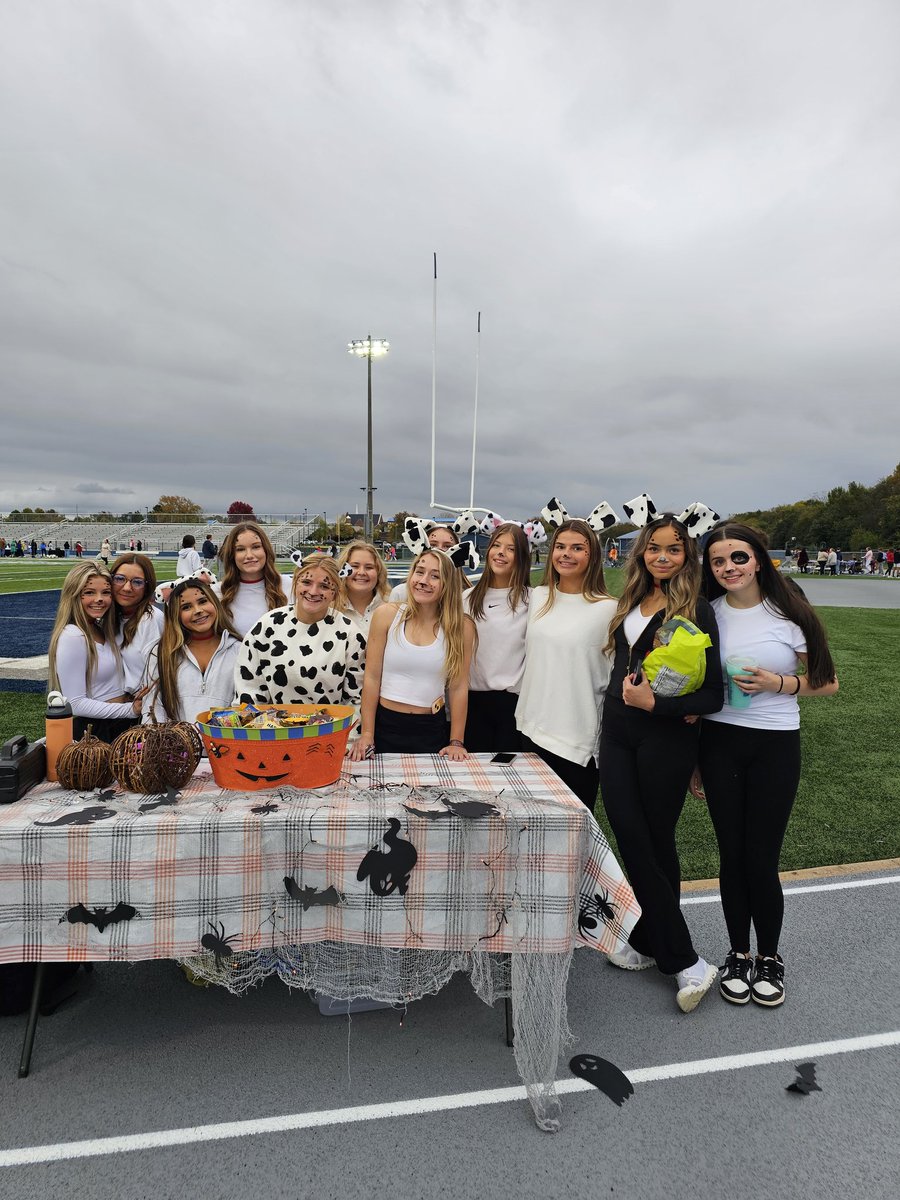 🦴🎃👻 There were some dalmatians on the loose at Track or Treat Tuesday night! Truly had the best time handing out candy to all the trick-or-treaters! Happy Halloween everyone!!!