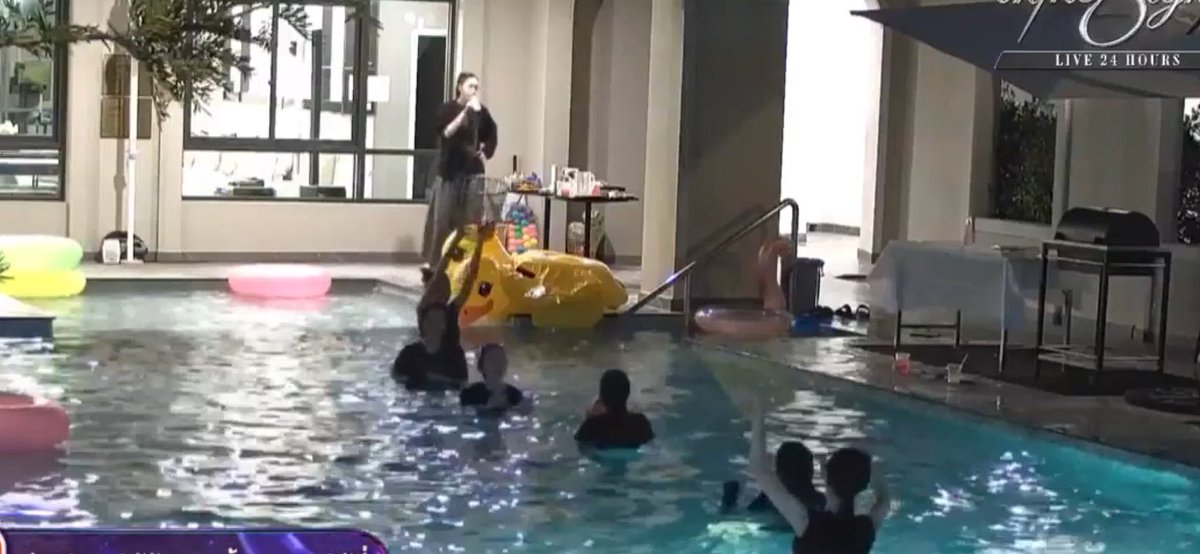 minymynx_fan's tweet image. พี่นิต้ามาเฝ้าน้องคนไหนว่ายน้ำคะ? ☺️

#minymynx #มินนี่ #inthe8ight
#นิต้ามินนี่ #nitarminy