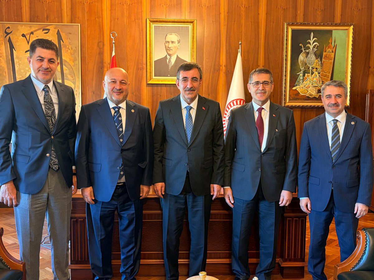 📍 TBMM | Plan ve Bütçe Komisyonu

Plan ve Bütçe Komisyonu görüşmeleri kapsamında, Adıyaman milletvekillerimiz Sn. Resul Kurt ve Sn. İshak Şan ile birlikte; Cumhurbaşkanı Yardımcımız Sn. Cevdet Yılmaz ve Strateji ve Bütçe Başkanımız Sn. İbrahim Şenel ile kapsamlı bir görüşme