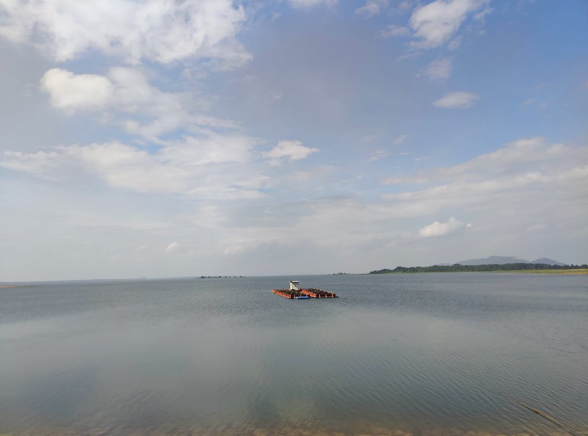The expanse of Hirakud. 📍Left dyke.