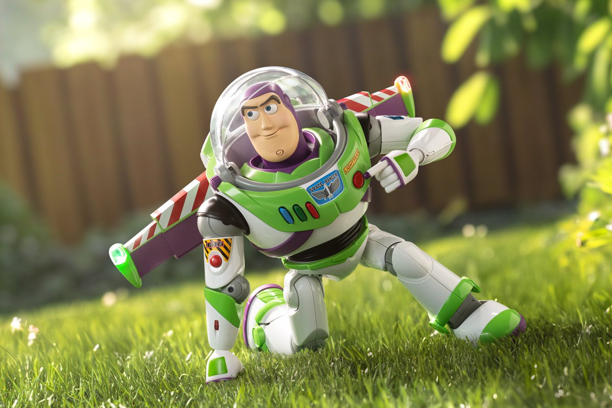 Robosenの技術を凝らしたバズ・ライトイヤーロボット！✨好評予約受付