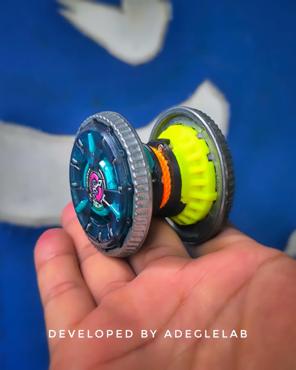 AdegleLab's tweet image. X-055 Clock Mirage Yo-Yo Mod Kit
A friend shared a concept design - tweaked it tonight and made it real!
Surprisingly stable spin with minimal wobble.
Weight: ~54g
Still room for more mods!#yoyo #yoyomod #yoyocommunity #throwers #beyblade #beybladeX #spinning #modding #DIY