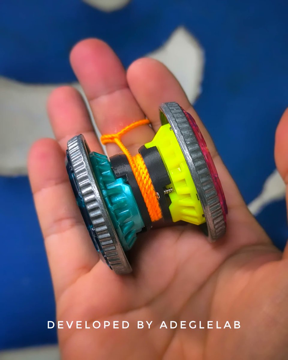 AdegleLab's tweet image. X-055 Clock Mirage Yo-Yo Mod Kit
A friend shared a concept design - tweaked it tonight and made it real!
Surprisingly stable spin with minimal wobble.
Weight: ~54g
Still room for more mods!#yoyo #yoyomod #yoyocommunity #throwers #beyblade #beybladeX #spinning #modding #DIY