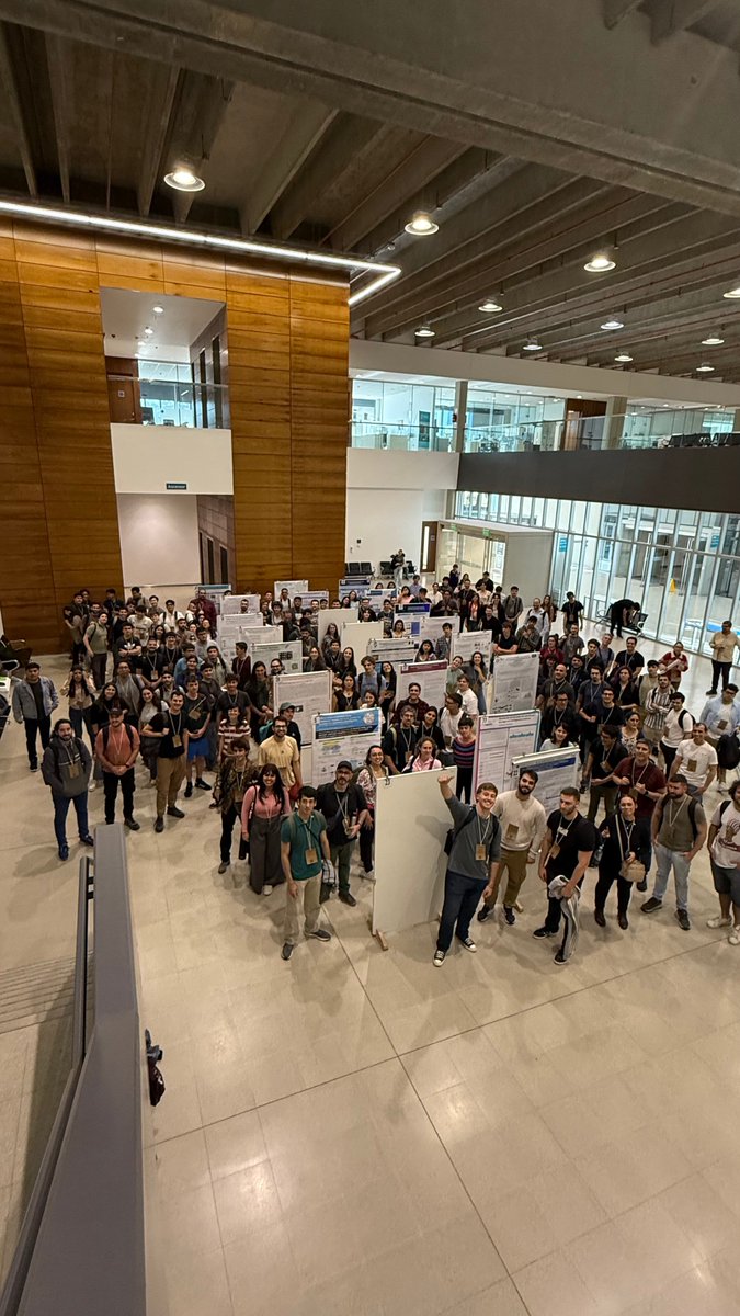 inria_chile's tweet image. 📍Buenos Aires 🇦🇷| La semana pasada se realizó la 1ª Escuela de Primavera en Deep Learning en la @UBAonline, organizada por el @icc_uba_conicet  y @Exactas_UBA.
+250 participantes de 10 países de América Latina se reunieron para aprender e intercambiar sobre IA.