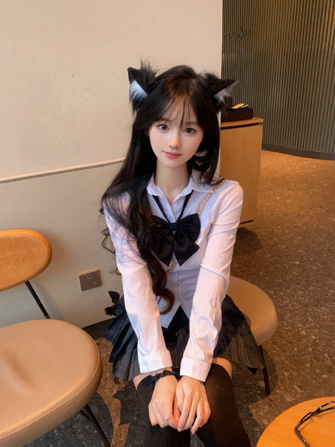 请不要吝啬你们的夸奖 好吗 /•᷅•᷄\୭ https://t.co/ObnyrpvcR0