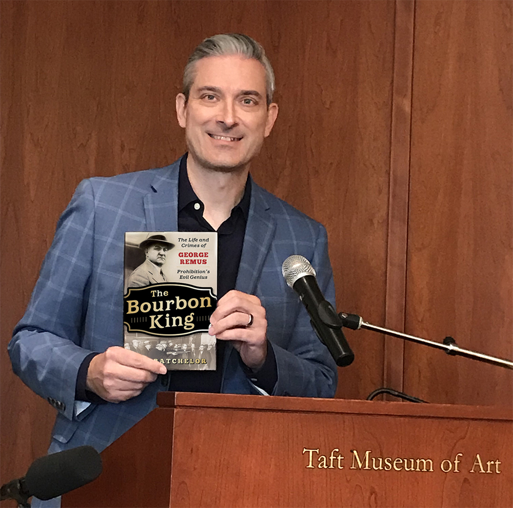 FLASH SALE $2.99 -- The Bourbon King: The Life and Crimes of George Remus, Prohibition's Evil Genius, just $2.99! 
⭐️⭐️⭐️⭐️⭐️ Review -- "Great history of the mythical Remus. Loved it."
a.co/d/3zPsdZf #Amazon via @Amazon <a href="/AmazonKindle/">Kindle</a> <a href="/DiversionBooks/">Diversion Books</a> #biography #history