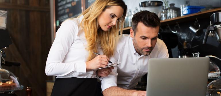 ProcuradoresE's tweet image. 🔴🔴El CGPE apoya a las asociaciones de autónomos que piden igualdad de prestaciones con los empleados por cuenta ajena cgpe.es/el-cgpe-apoya-…