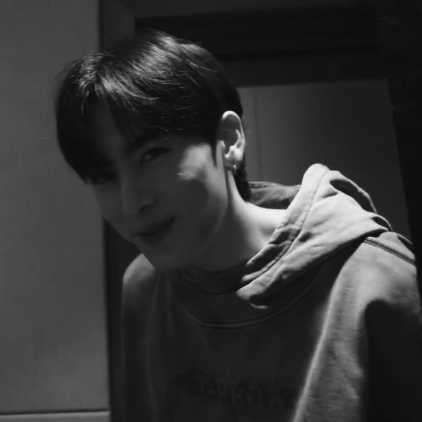 sxmoeriz's tweet image. บิบิ๋สู้ ๆ                                               สู้ ๆ คับ