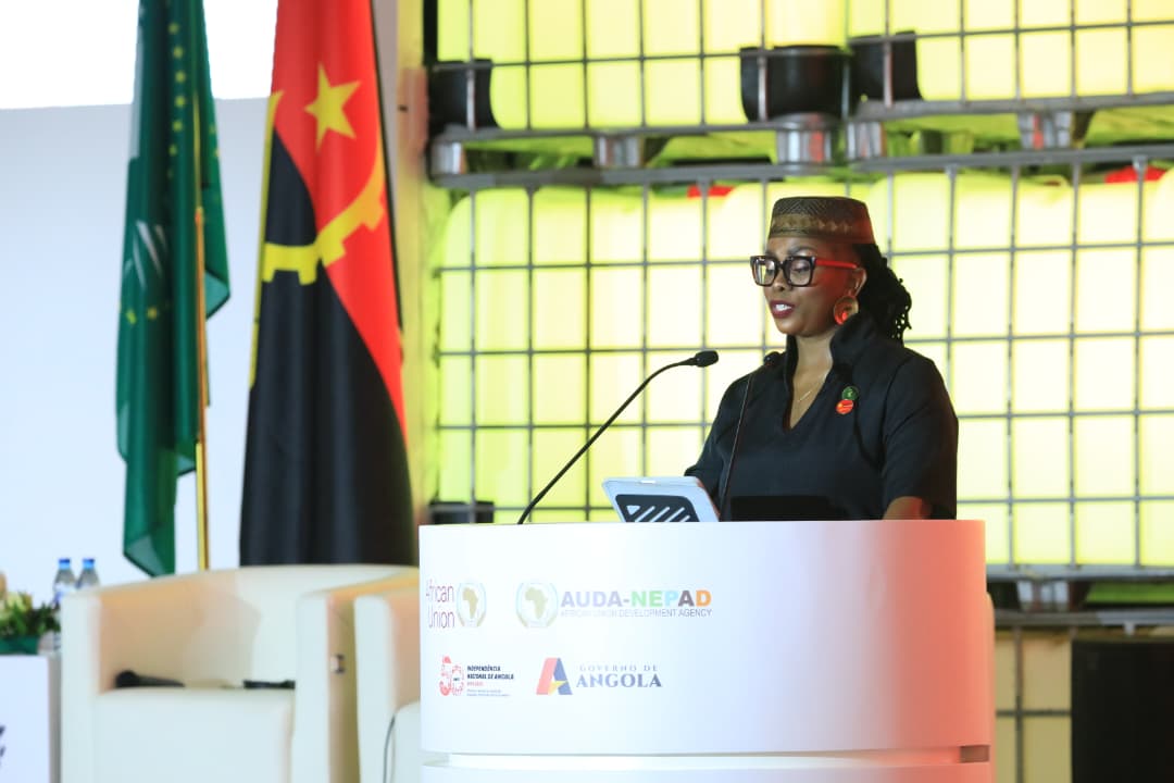au_ied's tweet image. 📍Luanda, Angola | 30 OCT
#LFS2025 came to a close with leaders adopting the Luanda Declaration on Financing Africa’s Infrastructure Development, reaffirming Africa’s resolve to accelerate integration and growth through strategic investments in #PIDA, #AfSEM–#CMP, #SAATM &amp;amp; #AIRN.