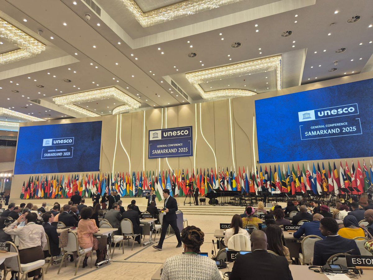 Latvijas delegācija izglītības un zinātnes ministres <a href="/dacemelbarde/">Dace Melbārde</a> vadībā uzsāk darbu UNESCO Ģenerālkonferences 43. sesijā, kas norisinās Samarkandā, Uzbekistānā.

Darba kārtībā – jautājumi, kas šobrīd ir īpaši aktuāli starptautiskajā izglītības, zinātnes un kultūras attīstības