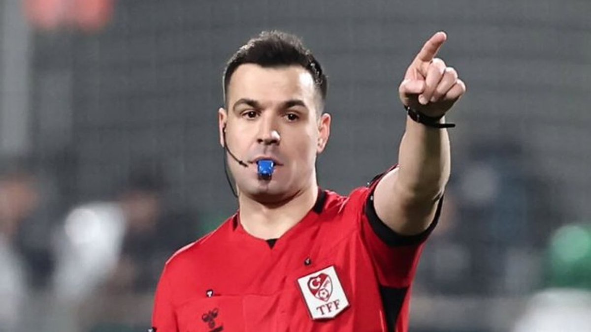 "Tamam geliyorum abi" Cihan Aydın 
ve Fenerbahçe'nin kadrolu VAR hakemi Erkan Engin Trabzonspor maçında, Galatasaray'a puan kaybettirmekle mi görevli?