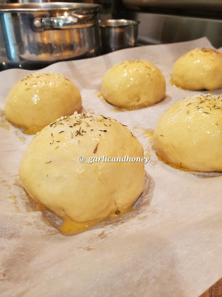 GarlicNHoney's tweet photo. Chicken pot pie buns
#privatechef #baking #chickenpotpie #dinner #fresh https://t.co/vvujWvAbPH