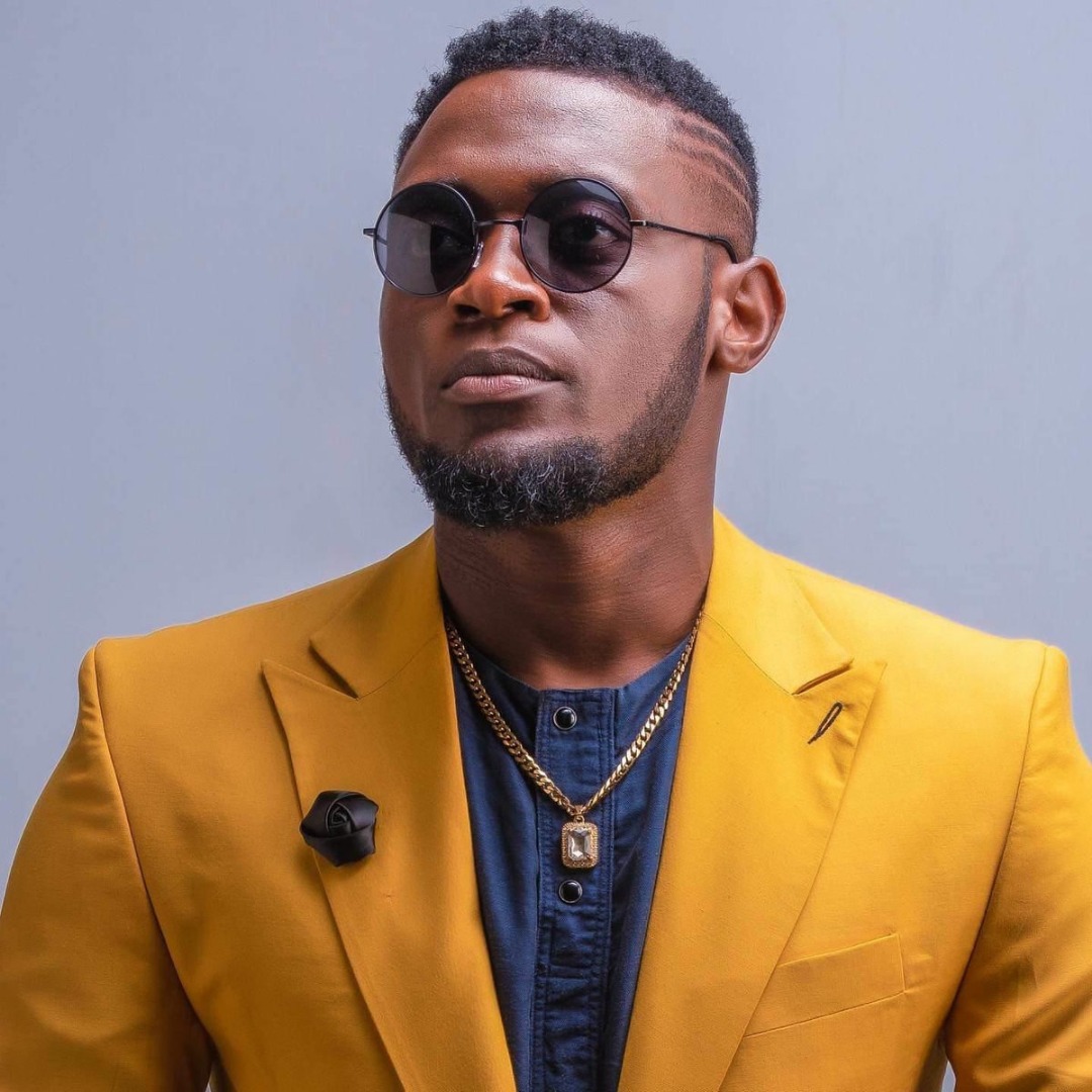 CRISE POST-ÉLECTORALE- Salatiel met en garde 

🗣"Les arrestations se multiplient, les kidnappings deviennent normaux, mais au lieu de calmer la situation, cela radicalise encore plus de personnes".

...........

Je crois vivre un déjà-vu. Vivant à Buea entre 2016 et 2018, j'ai