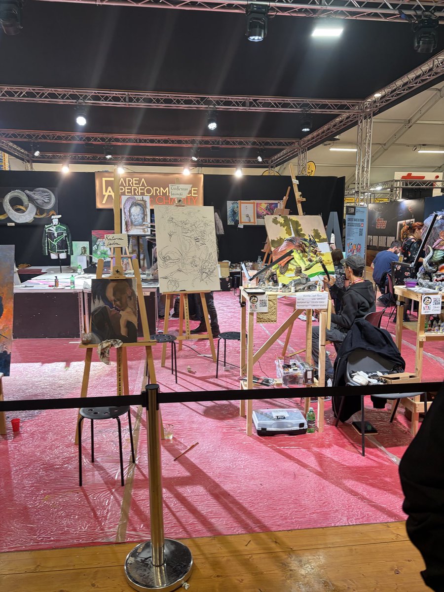 1日3時間なので今日はここまで
あと2日6時間で描き上げます。