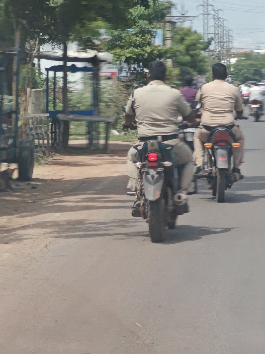 pvsujithkumar's tweet photo. Rules are only for common people 

@APPOLICE100  plying on roads freely without registration plates and helmets https://t.co/AYUAi7pYjx