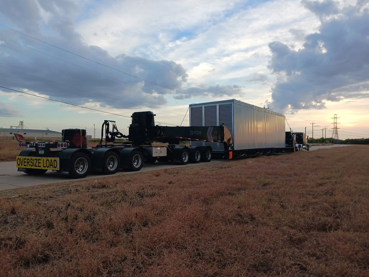 Ryan_Good__'s tweet photo. Another genset coming to a datacenter near you. 

#DataCenters #Genset #Enclosure #power #Generator https://t.co/LO9hyxuVwc