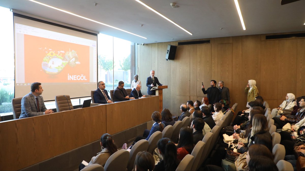 📍Yıldız Teknik Üniversitesi Mimarlık Fakültesi öğrenci ve akademisyen heyetini ağırladık. 🤝🏻
🌏Heyet, “Döngüsel Ekonomi ile Dayanıklı ve Sürdürülebilir Kenti Kurgulamak: İnegöl” başlığıyla şehrimizde araştırma ve inceleme gezisi gerçekleştirdiler.
#İnegöl