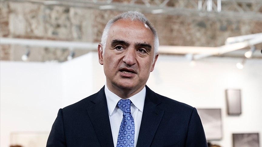 Kartalkaya davası

Tutuklu sanık Kadir Özdemir'in avukatı Serbülent Baykan'dan Mehmet Nuri Ersoy tepkisi: 

"Bu adam ETS Tur üzerinden oteli pazarlayan birisi. Bu iş Soma’ya dönmeyecek. Mahkemenin Bakan hakkında suç duyurusunda bulunmasını istiyorum. Benim müvekkilim beş bin yıl