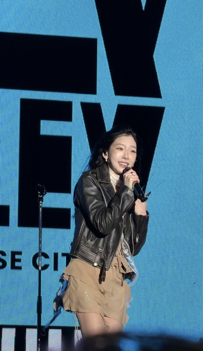 zimzalakims's tweet photo. #TAEYEON #태연
#MADLY_MEDLEY

another set of happy taengoo 🥺🫳 https://t.co/eRBgDKk1D6