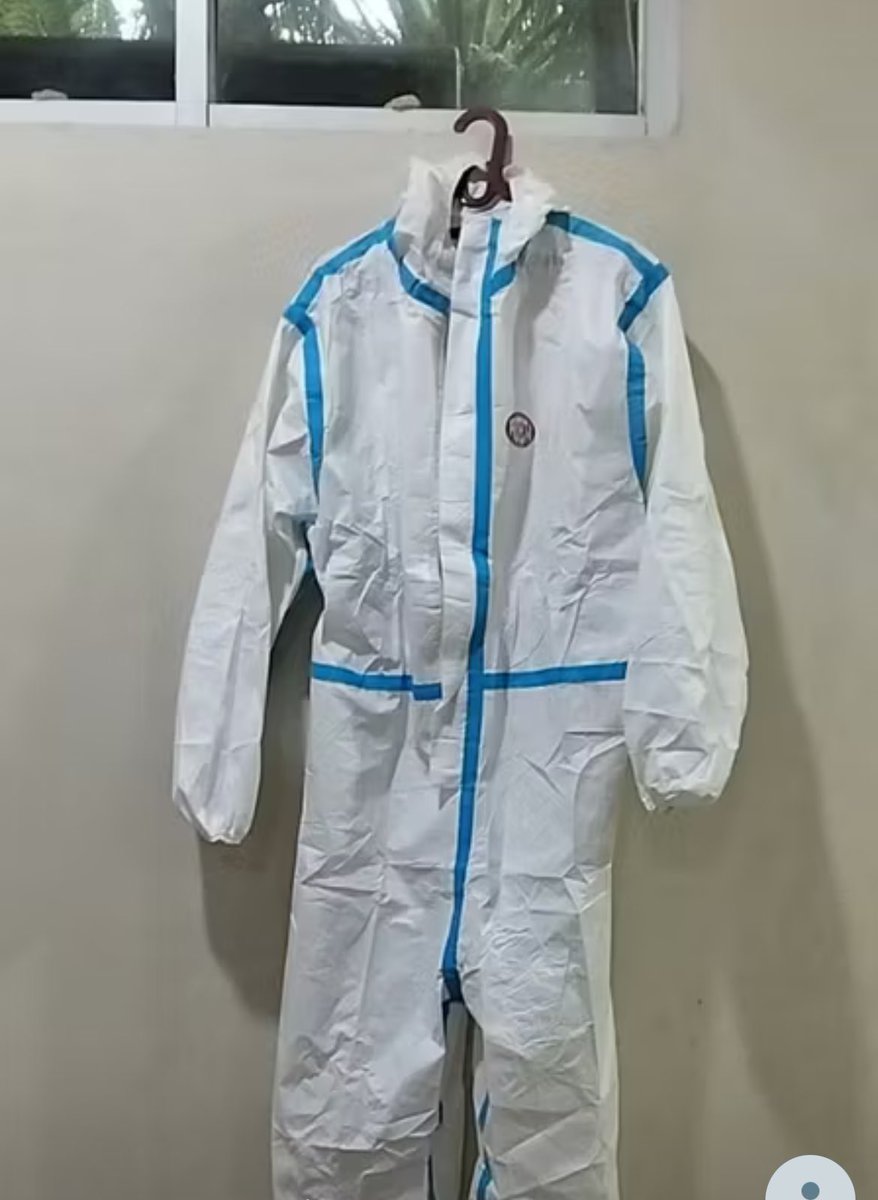 noirjlint's tweet photo. raincoat with APD looks just for 11k https://t.co/fnO6nQqSkp