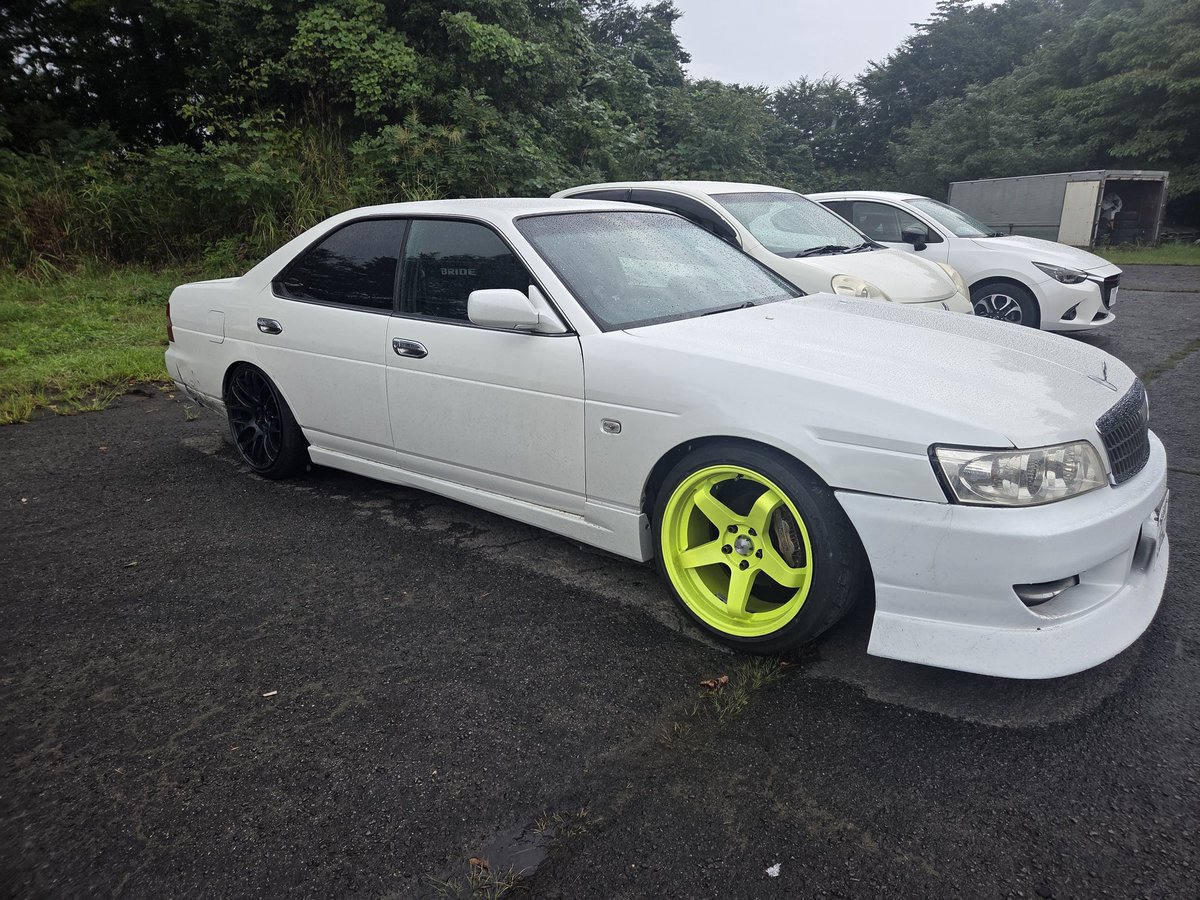 hawk_e90's tweet photo. #俺の他車種流用術
K30クルーのサイドレバーブーツ
バイクから外したレーシンググリップ
32タイプMのブレーキ前後
33タイプMのエンジンミッションデフドラシャ
同車種だけどクラブSベースのメダリスト外装
自分でつけたのレバーブーツとグリップだけだから多分おそらくきっと https://t.co/S1FhzLVGM0