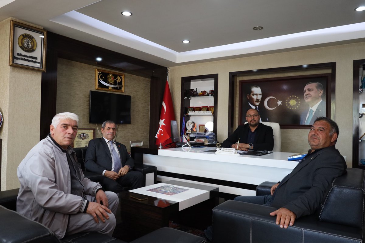 Cumhuriyet Halk Partisi Bayat İlçe Başkanı Sayın Ömer Mumcu ve yönetim kurulu üyeleri, Belediye Başkanımız Sayın Halil İbrahim Bodur’u makamında ziyaret ettiler.
Ziyaretten duyduğu memnuniyeti dile getiren Başkan Bodur, nazik ziyaretleri için teşekkür etti.

 #HalilİbrahimBodur
