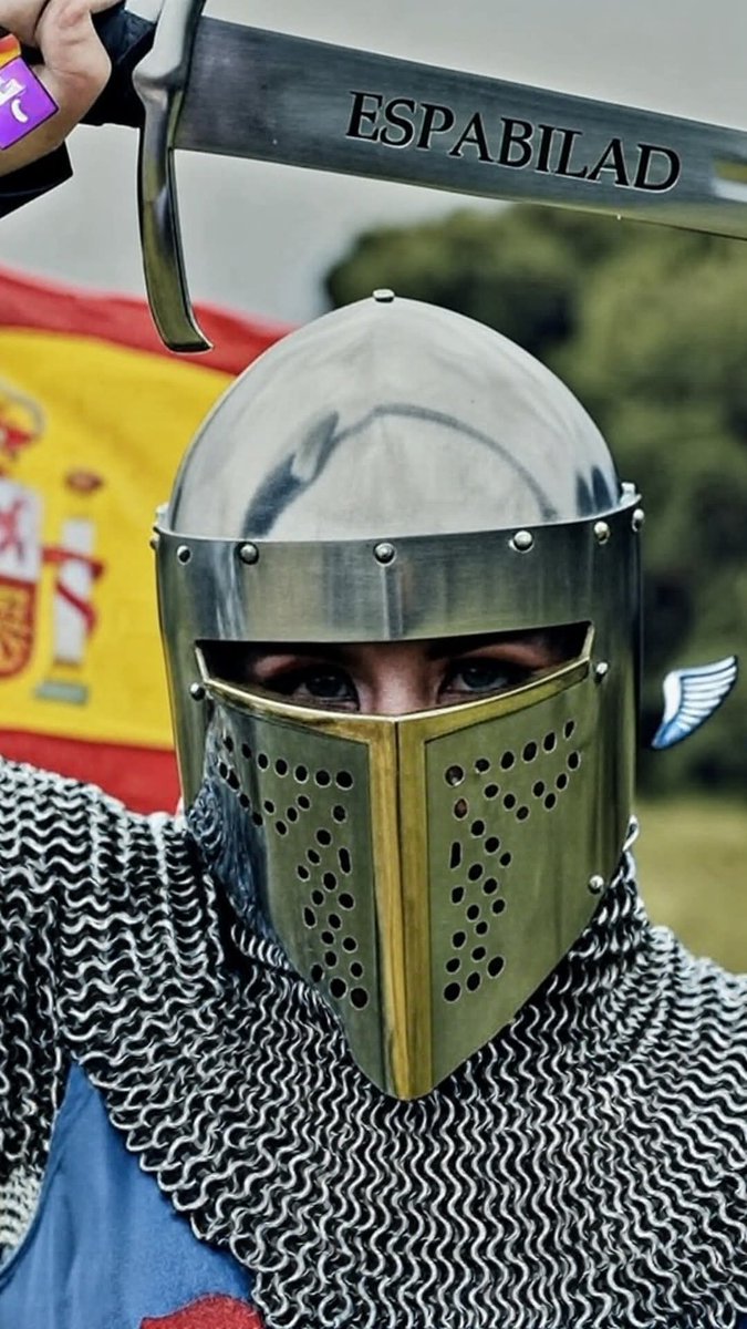 PatriotaCanaria's tweet image. Y con Valientes hijos Patriotas que la Defiendan✋️🇪🇦✝️
Por eso, lleva con Orgullo la sangre como estandarte, y el avance dorado .¿Que es Rendirse?
#Espabilad ⚔️🪽🪽⚔️✝️🇪🇦