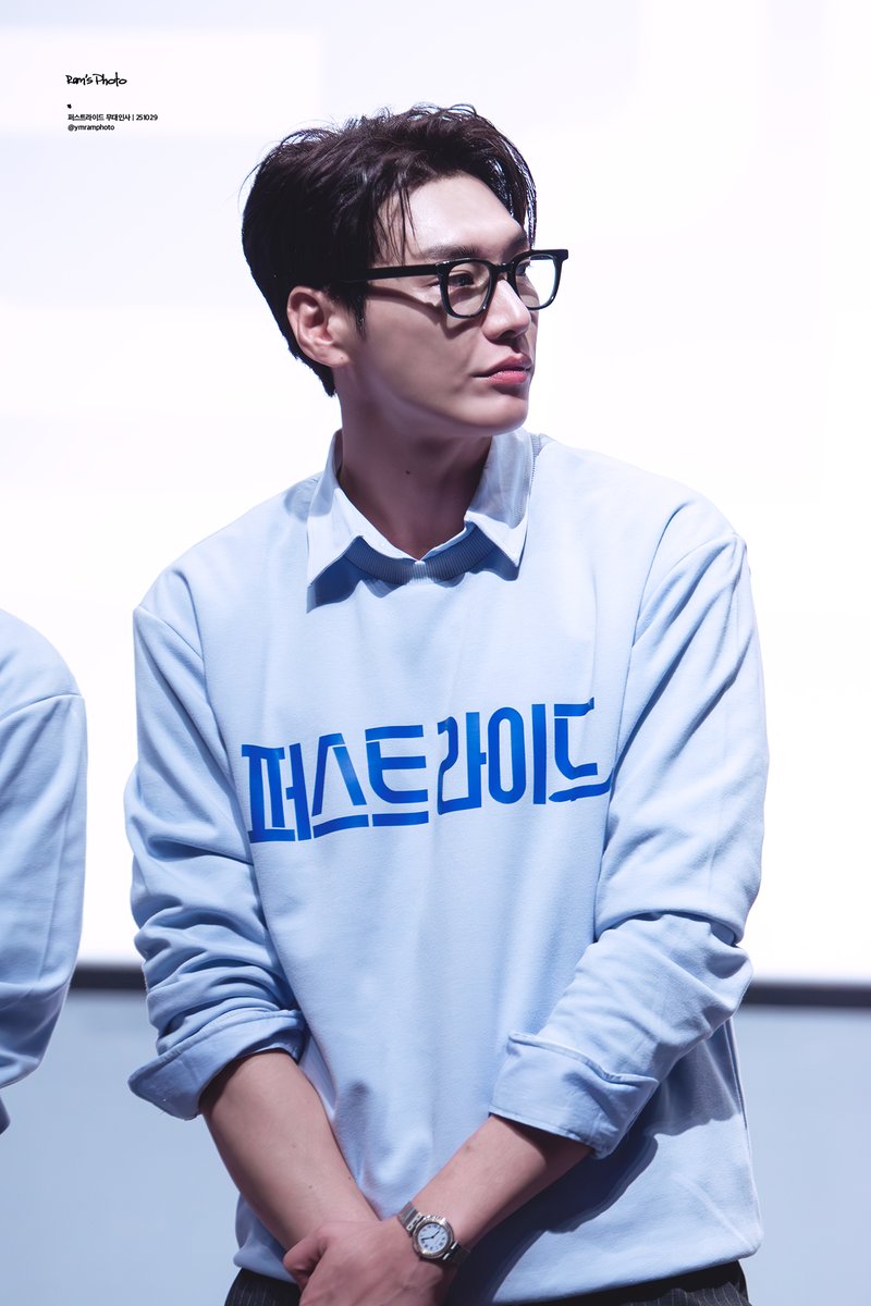 251029 영화 퍼스트라이드 무대인사
#김영광 도진

왼얼도 오얼도 다 좋아서 걍 웃음만 나옴 🥹🥹🥹