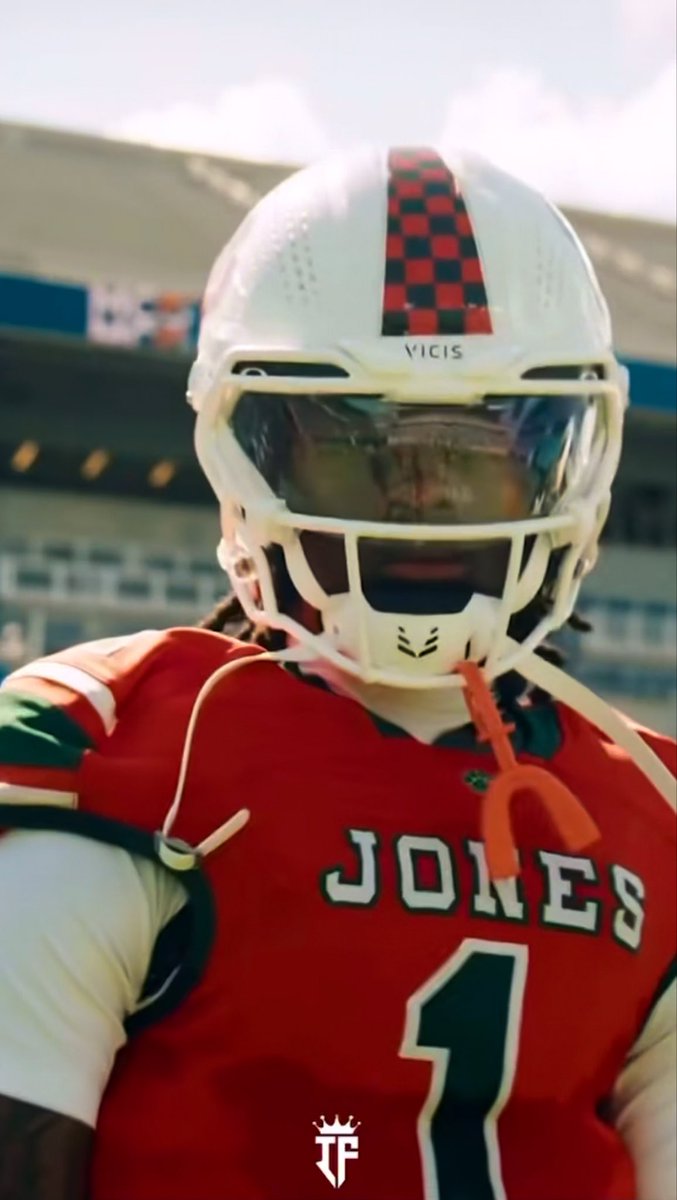 CONGRATULATIONS to our <a href="/VSNflorida/">Varsity Sports Nation</a> WEEK 10 OFFENSIVE “DUDE” of the WEEK, <a href="/DereonColemanQB/">Dereon Coleman</a>, from <a href="/JonesHSFootball/">Jones Tigers Football</a>‼️

2026 All-Time leading Passer <a href="/CanesFootball/">Miami Hurricanes Football</a> 4⭐️ QB Commit completed 13/16 (81%) for 278yds, 4 Pass TDs &amp; 1 Rush TD in their 49-0 WIN over Lake Region on SR Night‼️