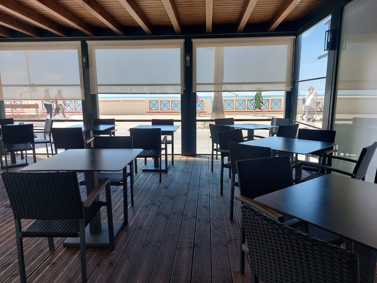 ✅#DirectoMARCACádiz desde el Restaurante La Bodega 

👉🏼Con <a href="/ScoutingCadiz/">Jesús de la Sierra ⚽</a>, <a href="/JLPorquicho/">José Luis Porquicho Prada</a>, Jesús Huertos y Manolo Rueda

🎙️<a href="/vallejobotaro/">Pablo Vallejo</a>

📻101.7FM
🌍App Radio MARCA Cádiz