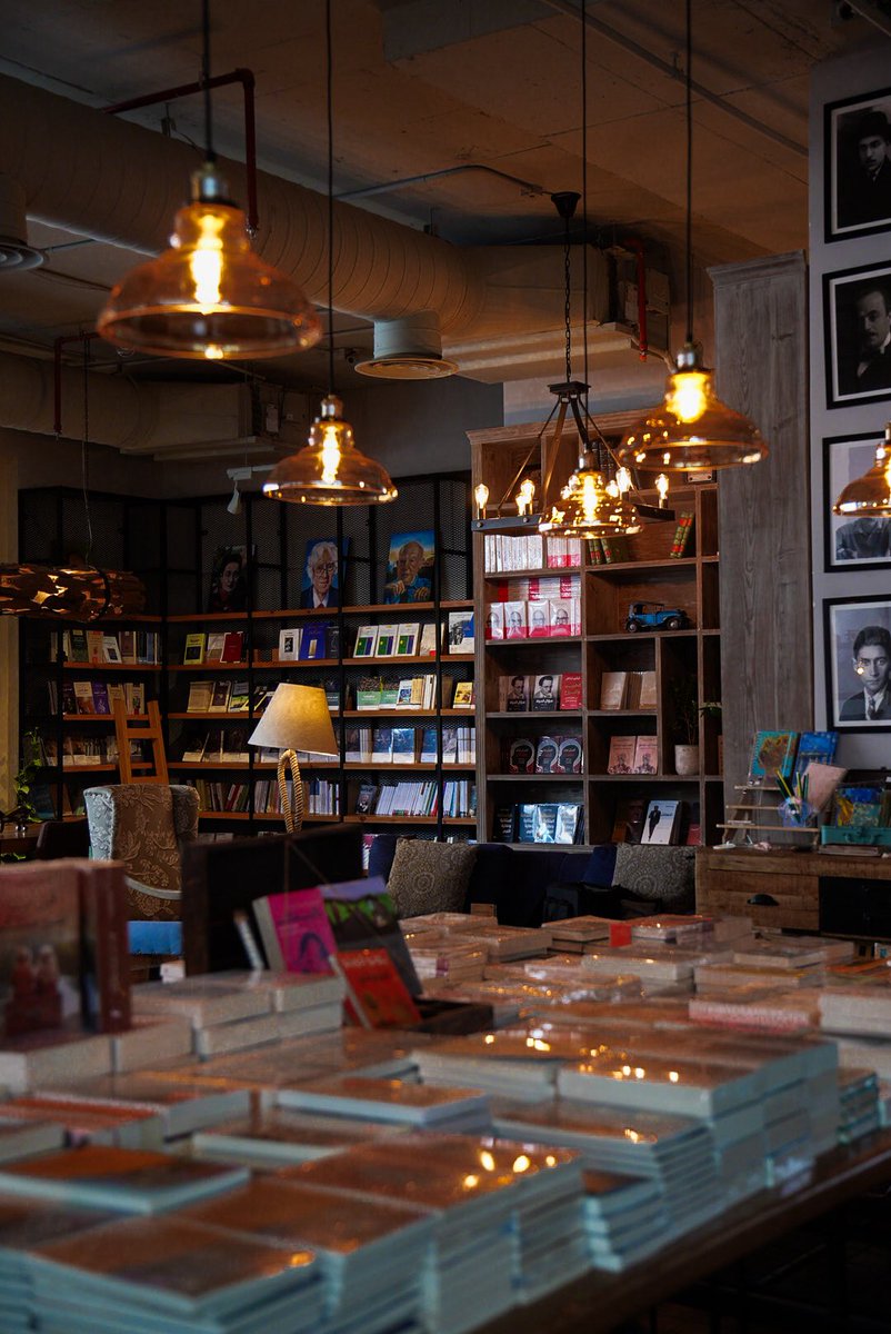 Bookclub_Riyadh's tweet image. “To build up a library is to create a life. It’s never just a random collection of books.”
 
Carlos María Domínguez

بناء مكتبة هو بناء حياة؛ إنها ليست مجرد مجموعة عشوائية من الكتب.