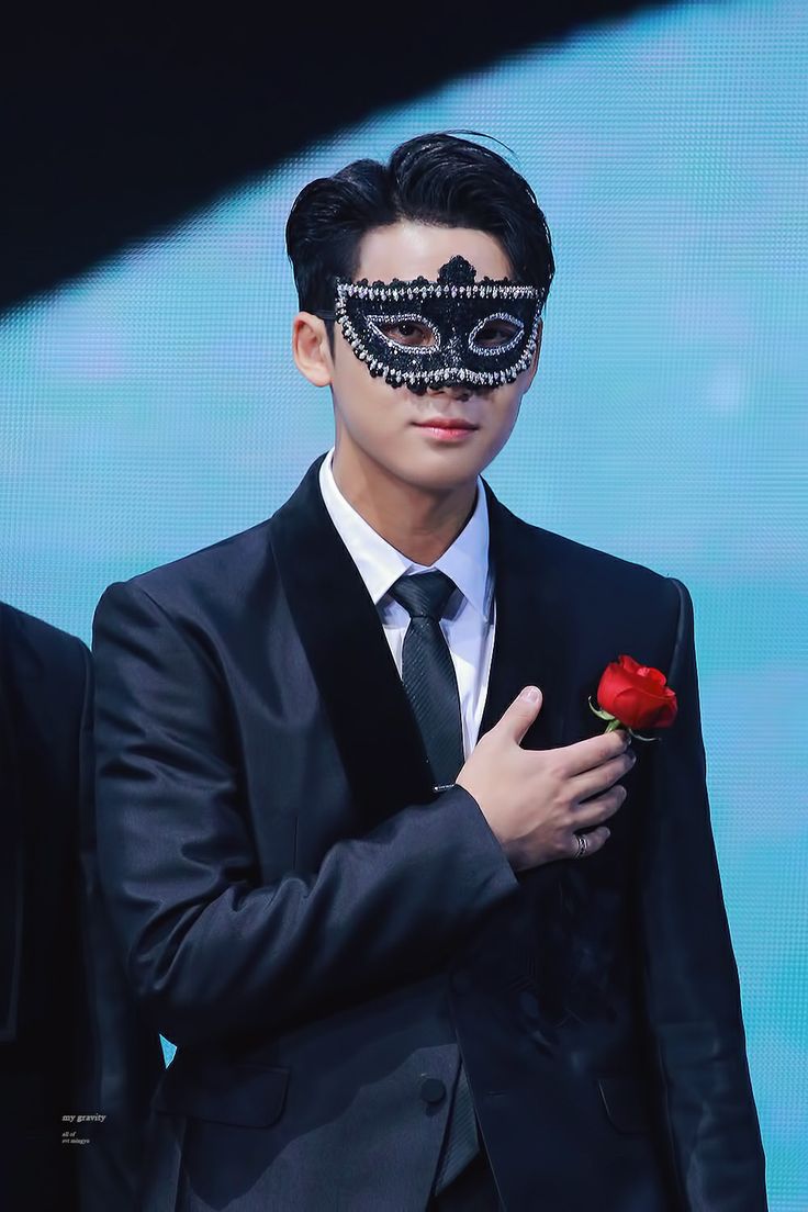 Xavier (@fuxcxmeh) on Twitter photo Halloween costum Which one do you choose that interests you? Halloween costum Which one do you choose that interests you?