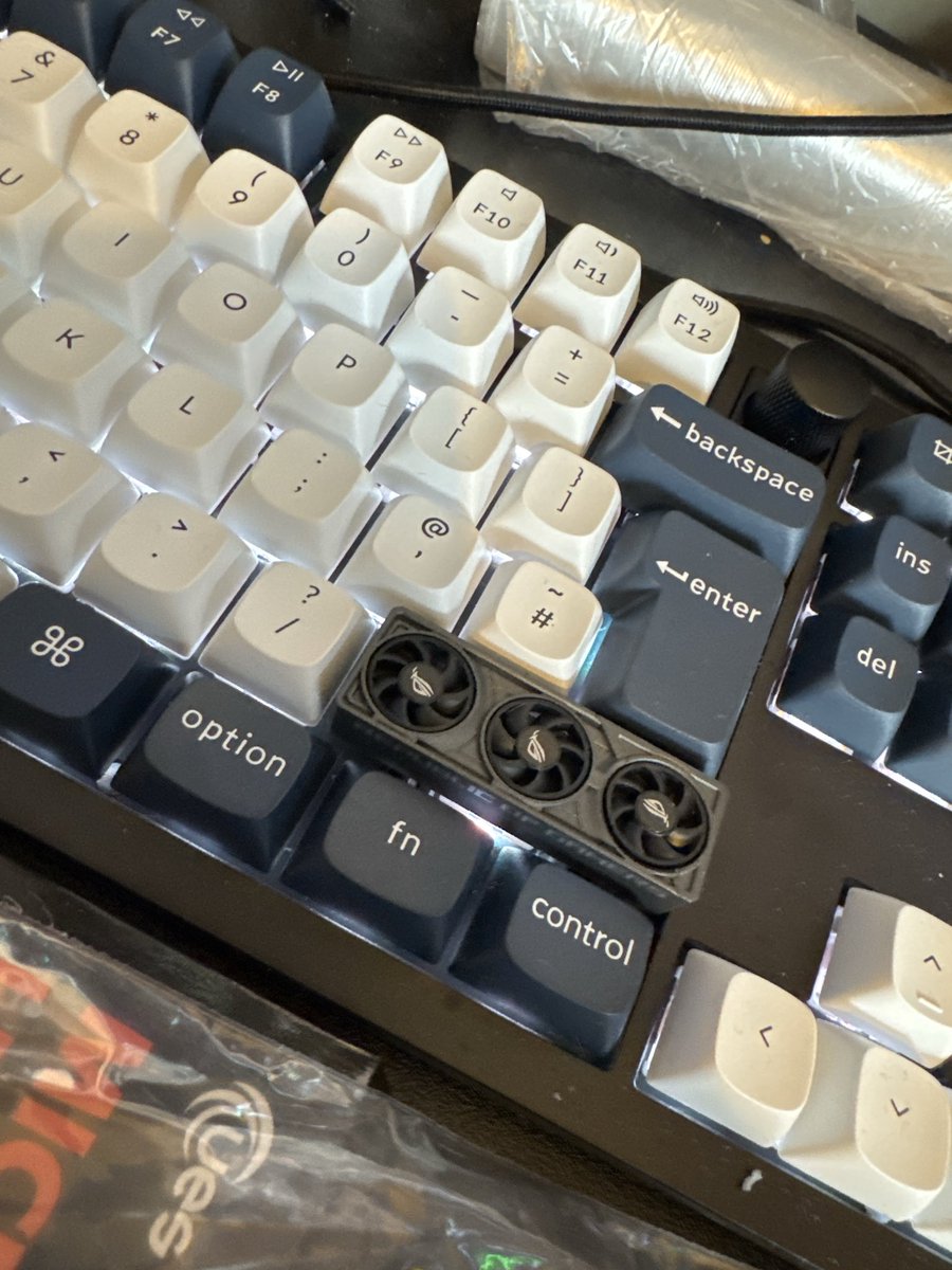 What you know about the 5090 shift key 😭