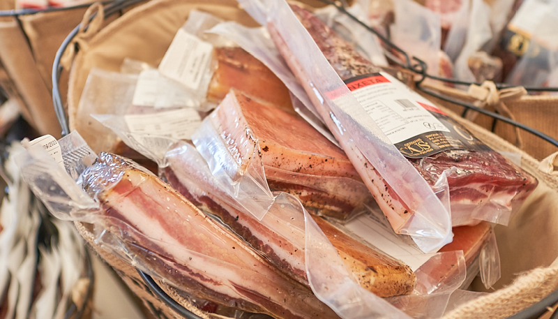 #Panceta, #papada y #fuet ibéricos | El Paladar – Sabores curados #gourmet elpaladar.es/es/blog/sabore…