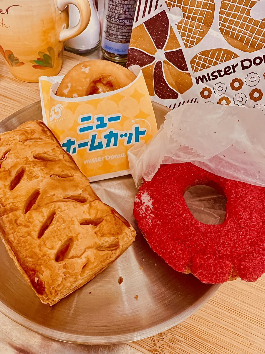 piyayappi's tweet photo. ってことでね、良い誕生日でしたと。
大人って自由ですね🍨🫶👻🍩🥧🍰🥳 https://t.co/qNVyy8LTAH