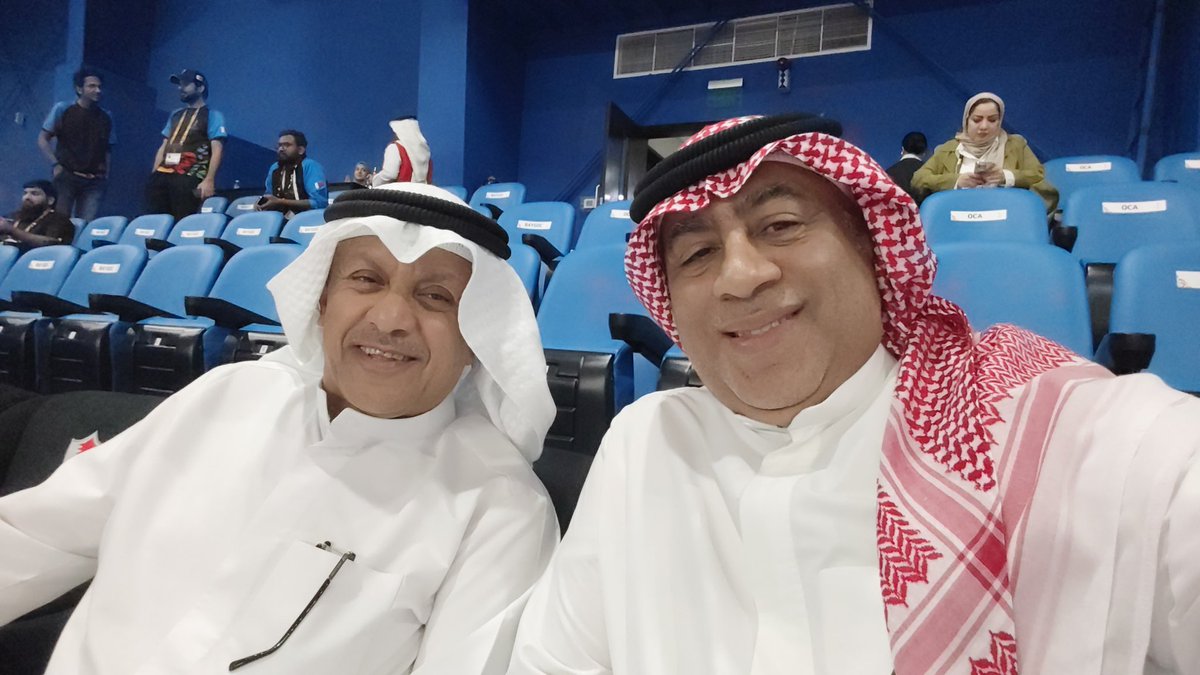 tiger1515151515's tweet photo. مع سعاده الاستاذ بدر ذياب رئيس الاتحاد الاسيوي  ونائب رئيس الاتحاد الدولي لكرة اليد في صالة ام الحصم في اليوم الختامي قبل انطلاق المباريات النهائيه رجل متواضع محب للجميع متابع لكل صغيره وكبيره في شؤون كره اليد الاسيويه شكرا يا ابو ناصر  #دورة_الألعاب_الآسيوية" https://t.co/BzGfIsXhbK