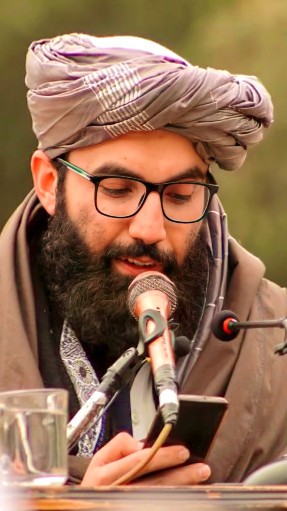 شخړې په خبرو حل کېدلای شي انسه
کله کله نه شي بې‌ ټوپـکه فیصله 

حافظ انس حقاني: