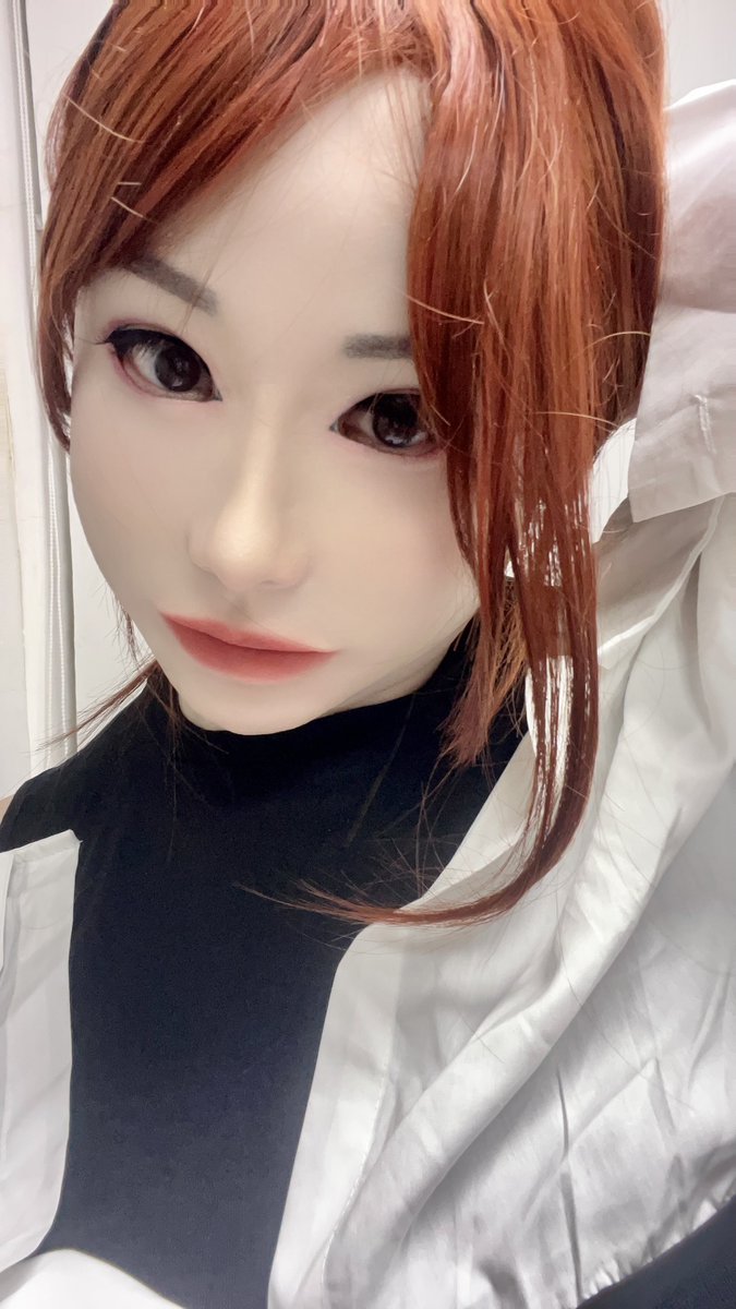 我在脑子里搜刮语言，
只找到了“爱不释手”来表达…
感觉有点怀疑自己的文字功底了…
002体验感极佳，贴合度拉满，也可以做一些微表情，还很轻很薄…
有意入手的小伙伴赶紧哟…
哎呀呀，
还是上图吧…
<a href="/PandoraFX_Lab/">潘多拉魔盒</a>