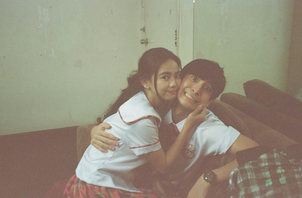 I've been so into them lately after watched amnse but then ashdres minamahal era was even more cuteeer and yessss put minamahal on netflix please so that i can watch them here in malaysia😭