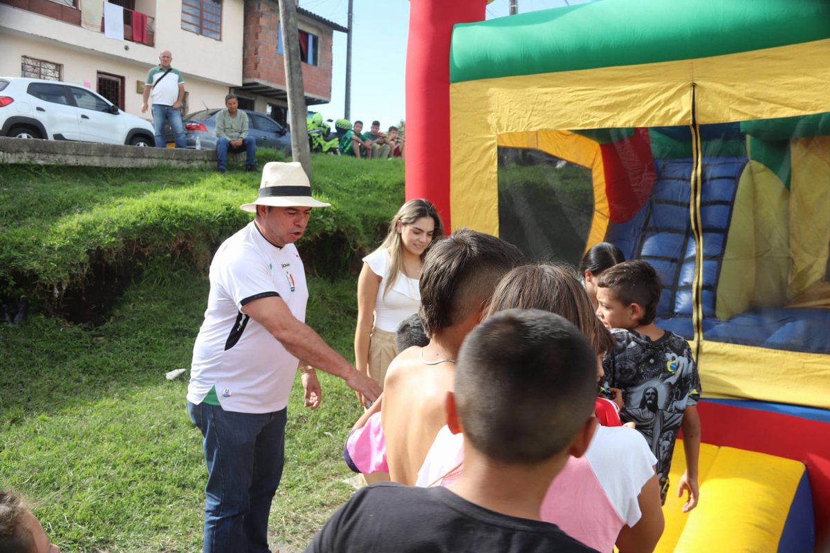 Este 31 de Oct. 3:00 p.m. en la Pza. Bolívar de Manizales: ¡Celebra el Día del Niño en Modo Félix Es! Dulces, alegría y cultura cafetera. Invitan: Félix Chica y su equipo.
