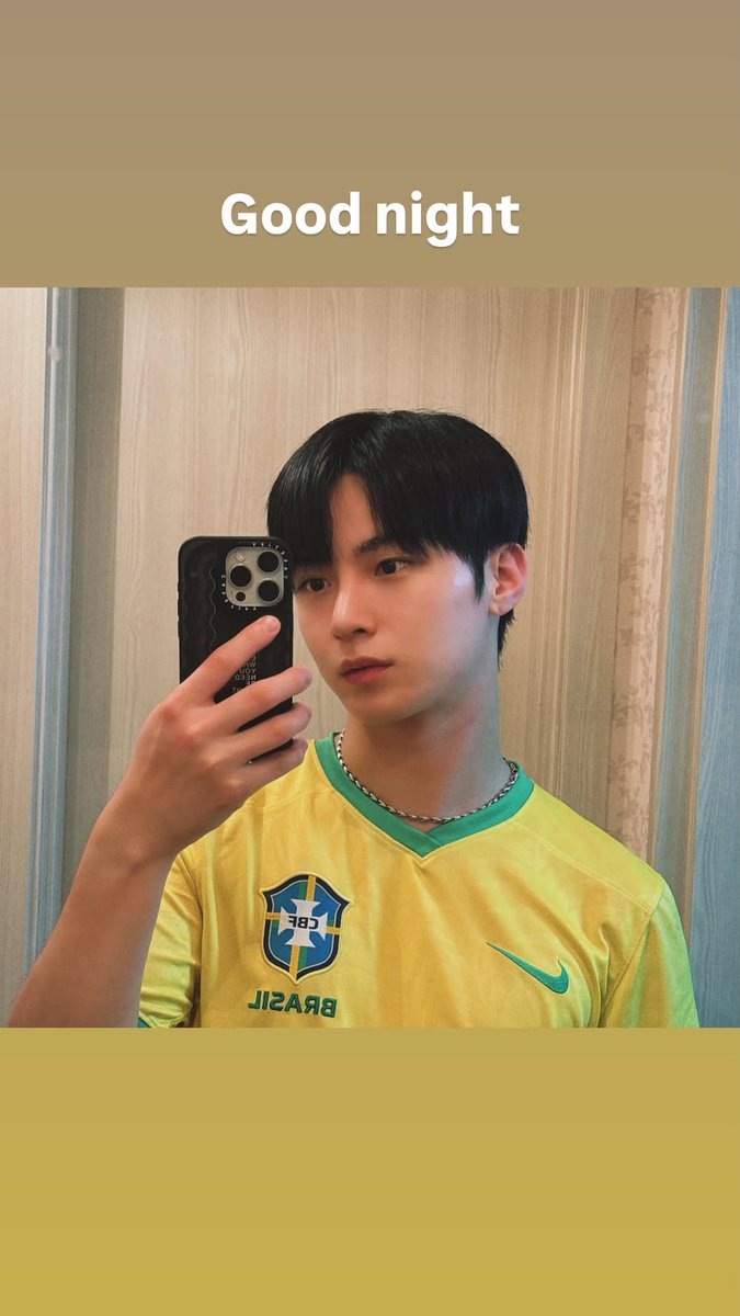 Atualização do Hangyeom na história do Instagram @//0_1_gyeom

" Boa noite" 

#HANGYEOM #한겸 #송한겸 #OMEGA_X #오메가엑스