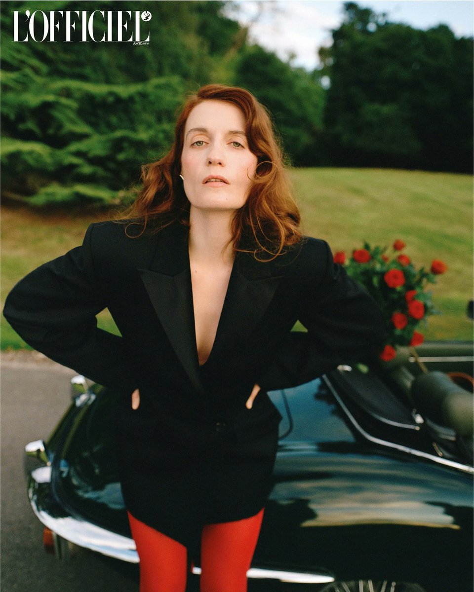 flomachinebr's tweet photo. — LINDA! ❤️

Fotografada por Autumn de Wilde, Florence é destaque para a L'OFFICIEL de Novembro. https://t.co/z5OEWpqn6I