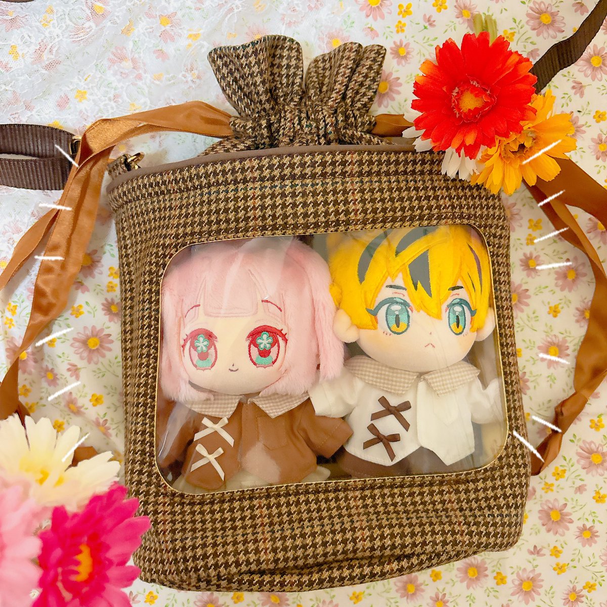 aocoさま（<a href="/aocoroom/">aoco</a> ）のぬいバッグ到着しました〜〜！めちゃめちゃに欲しかったので、ご縁があって本当に嬉しい…到着を心待ちにしておりました🫶
落ち着いたお色味だけでなく丁寧な造りや布の肌触りも良くて、ぬいも喜んでいます🥹凄くお気に入りです、大切に使わせていただきます❤️‍🔥！！#bellieroom