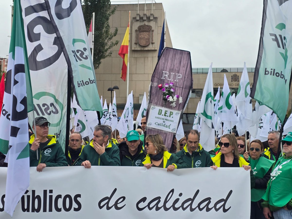 CsifValladolid's tweet image. secretaria de Estado de Función Pública, Consuelo Sánchez Naranjo, ha recibido a los sindicatos manifestantes y nos ha convocado para el próximo miércoles 5 a las 11:00 para reanudar la negociación.

CSIF exige al ministerio que lleve una oferta económica a la primera reunión.