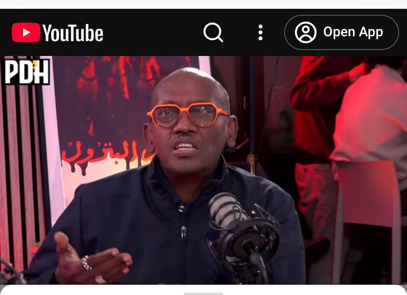 Ce fut un bonheur de discuter avec le grand esprit <a href="/SKouvelaki51858/">Stathis Kouvélakis / Στάθης Κουβελάκης</a> dans le rôle d'animateur sur <a href="/ParolesDHonneur/">Paroles d'Honneur</a> et la magnifique autrice@LouYou62à partir mon ouvrage  "Autoportrait avec Mélenchon" (editionsbdl.com/produit/39032/). Merci à la famille@ParolesDHonneurpour donner de la