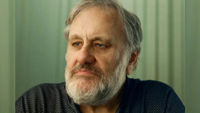 ترامپ یک فاشیست است، اما فاشیستی لیبِرتَن؛ چپ در برابر او چه باید بکند؟- گفتگو با اسلاوی ژیژک – ترجمه ی: الف. پويان – akhbar-rooz.com akhbar-rooz.com/1404/08/08/321…