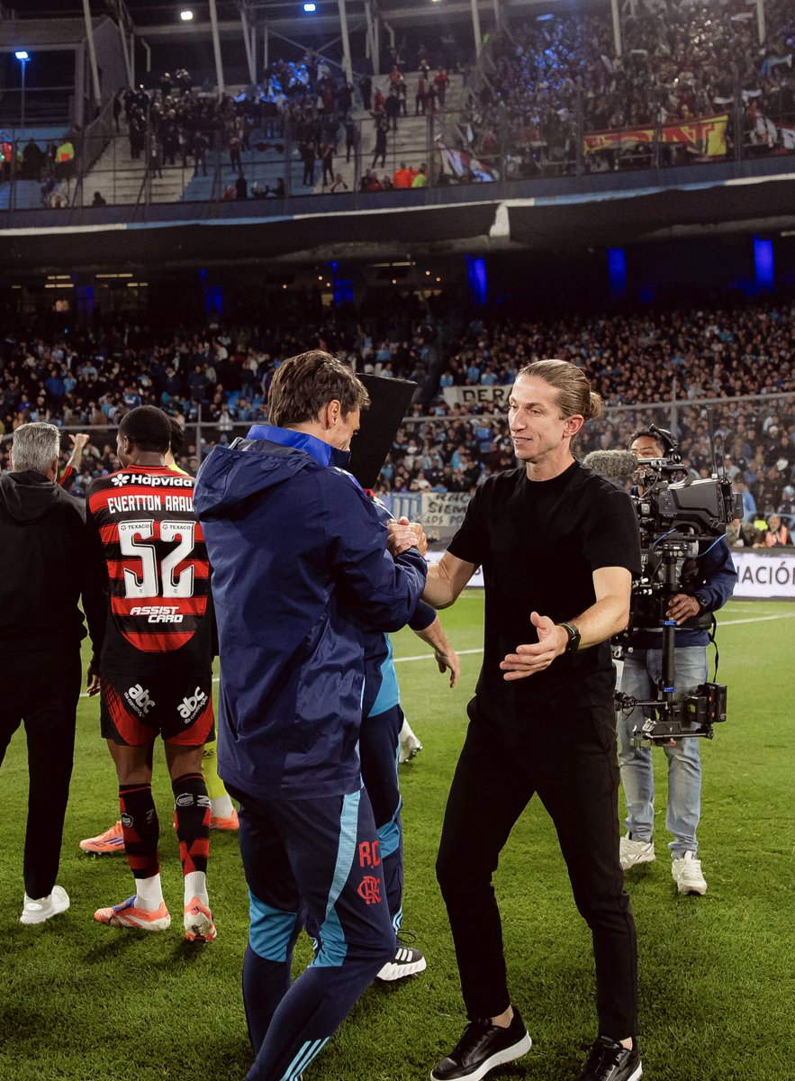 martinFLA81's tweet image. Se despediram juntos do Flamengo, voltaram, e agora juntos colocam o Flamengo em Lima, de novo, onde eles conhecem tão bem.

Rodrigo Caio e Filipe Luís.

Vamos buscar o TETRA.